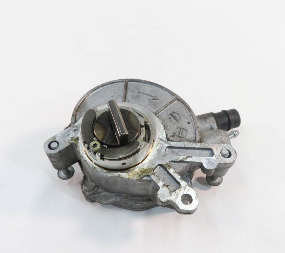 Thumbnail 2: 2010-2017 BMW 550i 650i 750i M5 M6 X5 X6 - 4.4L V8 TWIN TURBO BRAKE VACUUM PUMP
