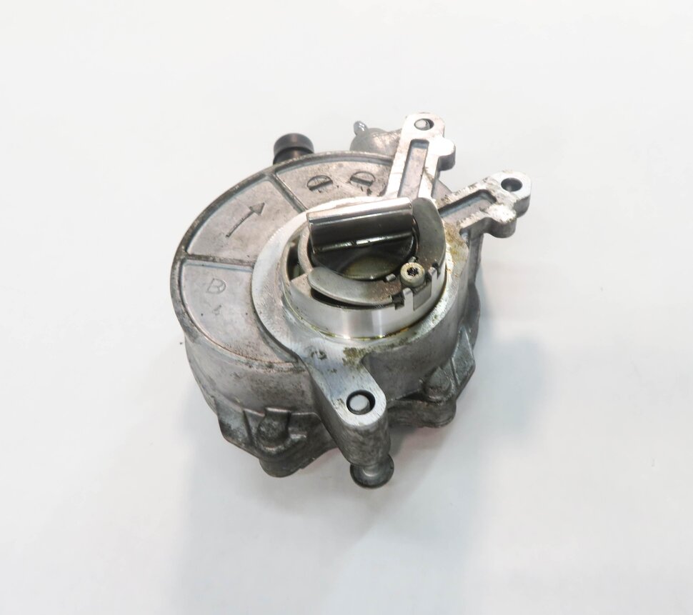 Thumbnail 3: 2010-2017 BMW 550i 650i 750i M5 M6 X5 X6 - 4.4L V8 TWIN TURBO BRAKE VACUUM PUMP