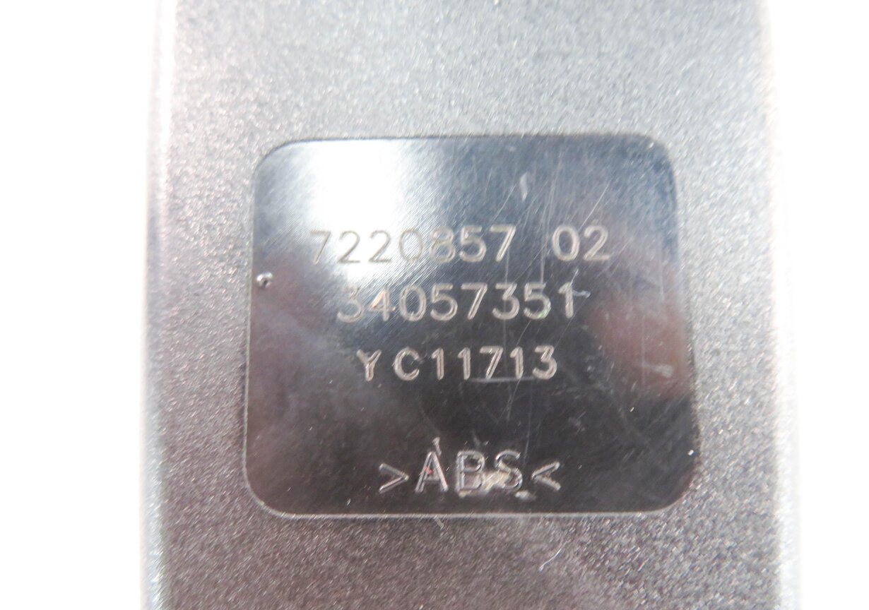Thumbnail 8: 2013 BMW 750i (F01) REAR SEAT SEATBELT BUCKLE RECEIVER SET-3 (BLACK)