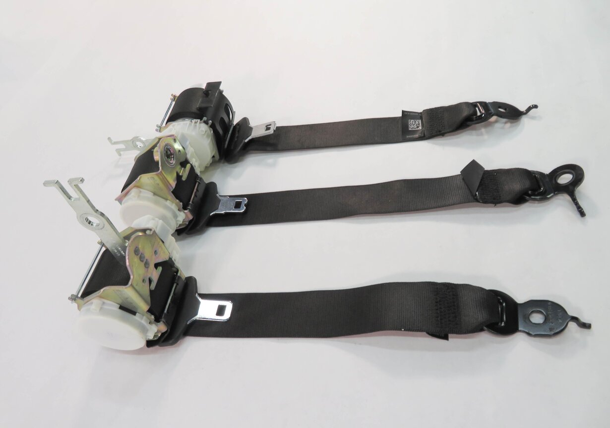 Thumbnail 3: 2013 BMW 750i (F01) REAR SEAT SEATBELT RETRACTOR SET-3 (BLACK)