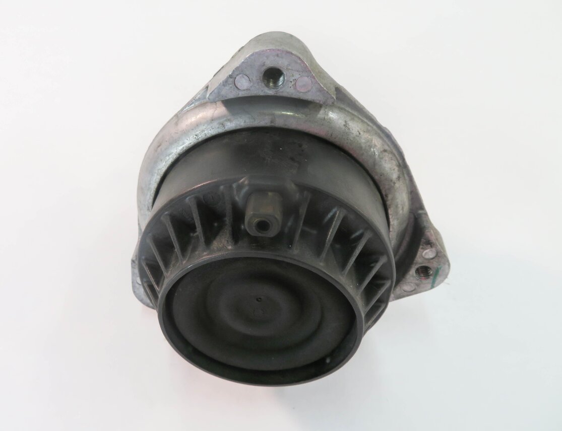 2013 BMW 750i (F01) 4.4L N63 TWIN TURBO ENGINE - RIGHT MOTOR MOUNT