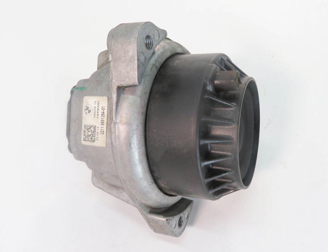 Thumbnail 2: 2013 BMW 750i (F01) 4.4L N63 TWIN TURBO ENGINE - RIGHT MOTOR MOUNT