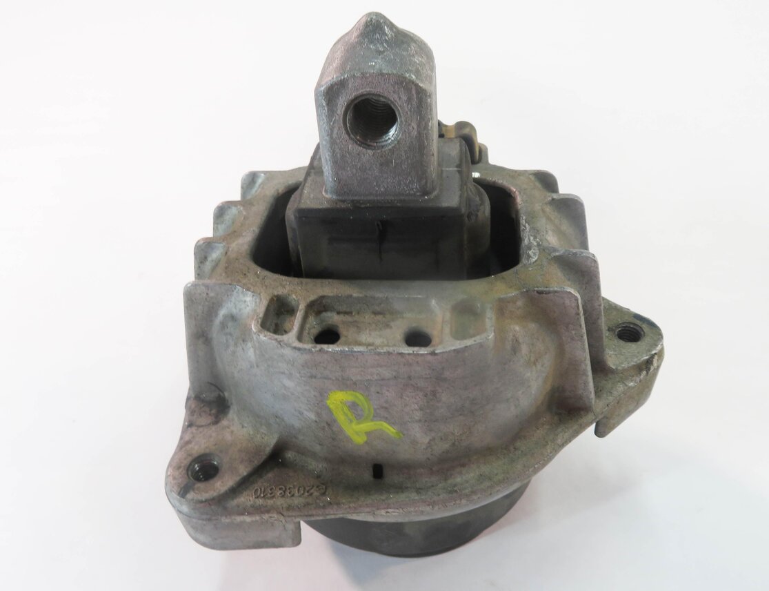 Thumbnail 6: 2013 BMW 750i (F01) 4.4L N63 TWIN TURBO ENGINE - RIGHT MOTOR MOUNT