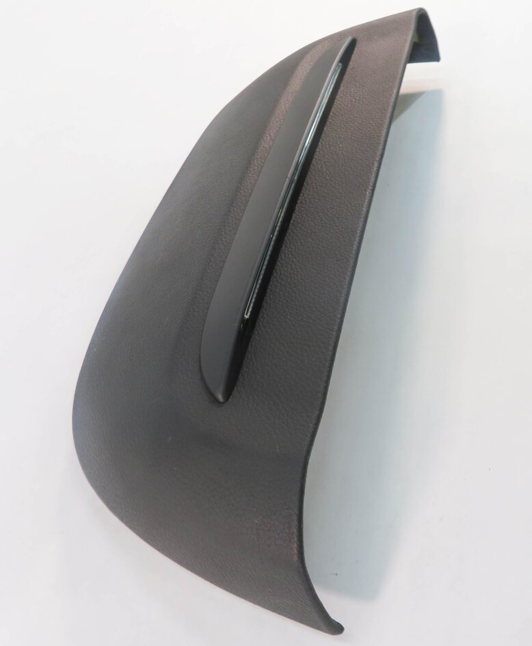 Thumbnail 2: 2013 BMW 750i (F01) RIGHT FRONT PASSENGER SEAT LIGHTED BACK PANEL (BLACK)