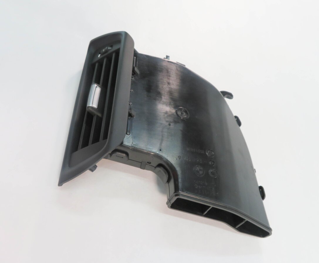 Thumbnail 4: 2013 BMW 750i (F01) LEFT DRIVER REAR PILLAR HEATER A/C AIR VENT