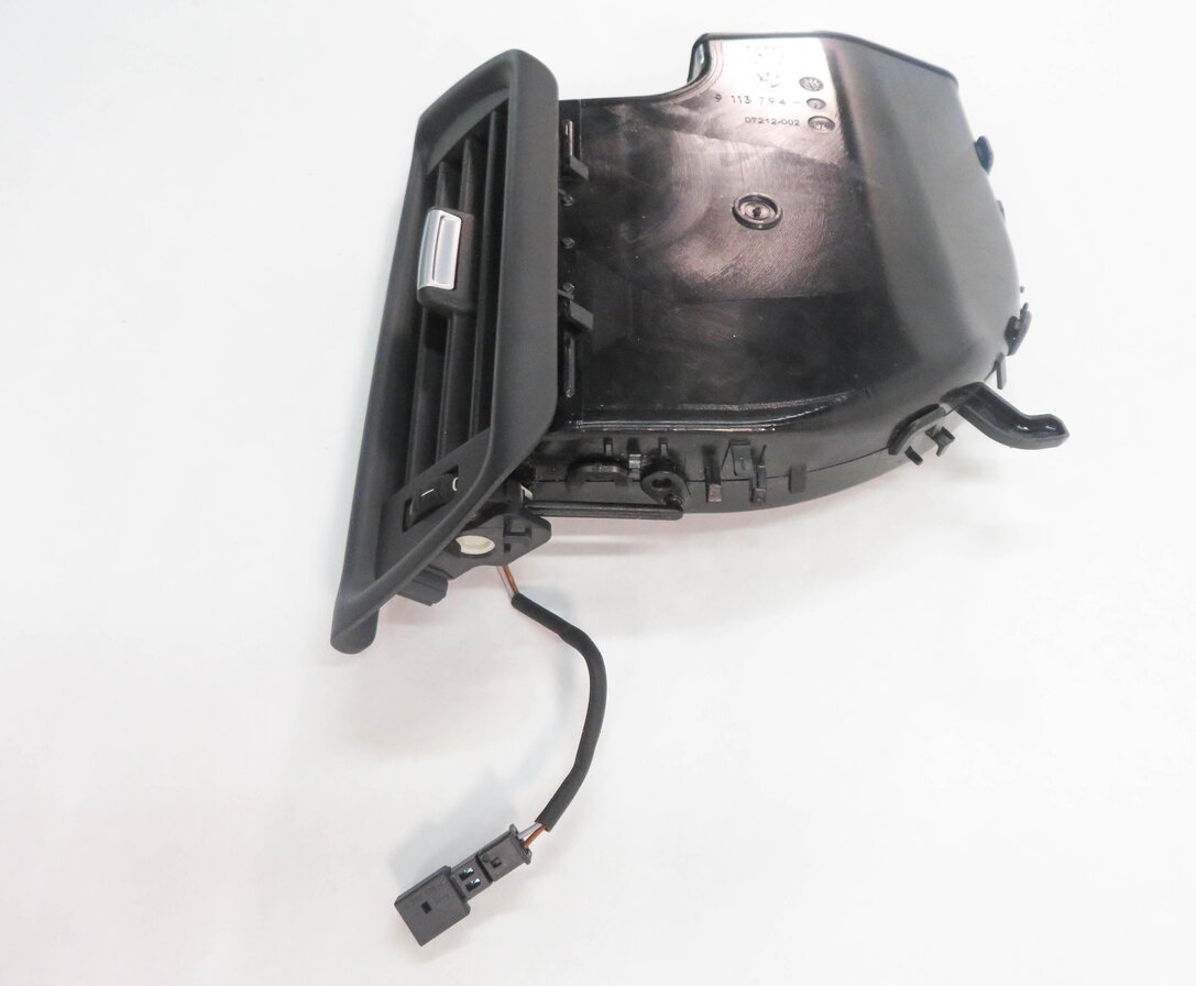 Thumbnail 4: 2013 BMW 750i (F01) RIGHT PASSENGER REAR PILLAR HEATER A/C AIR VENT