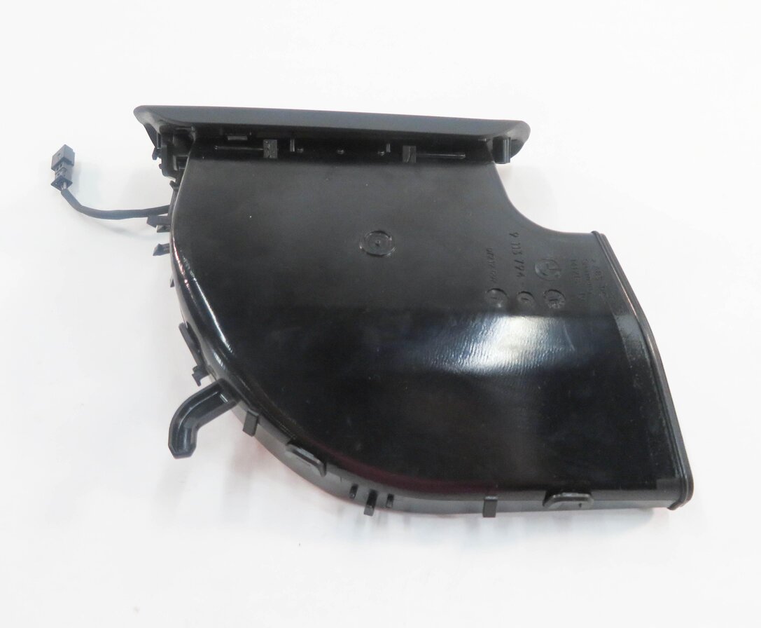 Thumbnail 5: 2013 BMW 750i (F01) RIGHT PASSENGER REAR PILLAR HEATER A/C AIR VENT