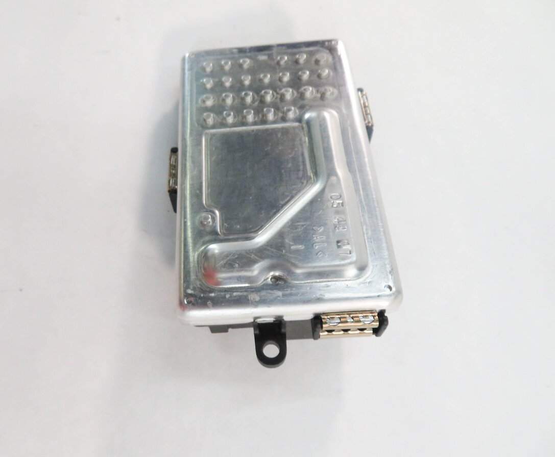Thumbnail 3: 2013 BMW 750i (F01) FRONT HEATER A/C BLOWER FAN MOTOR SPEED RESISTOR
