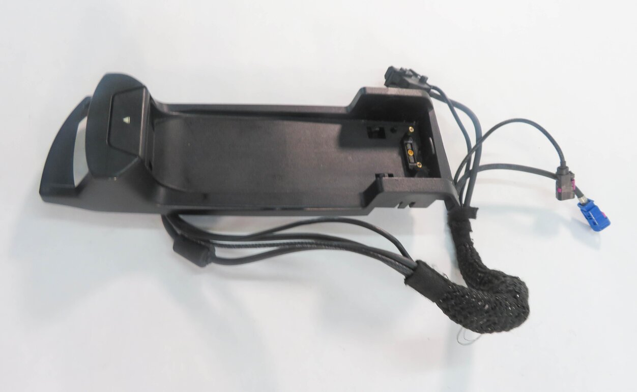 Thumbnail 3: 2013 BMW 750i (F01) FRONT CENTER CONSOLE CELL PHONE SNAP IN CRADLE