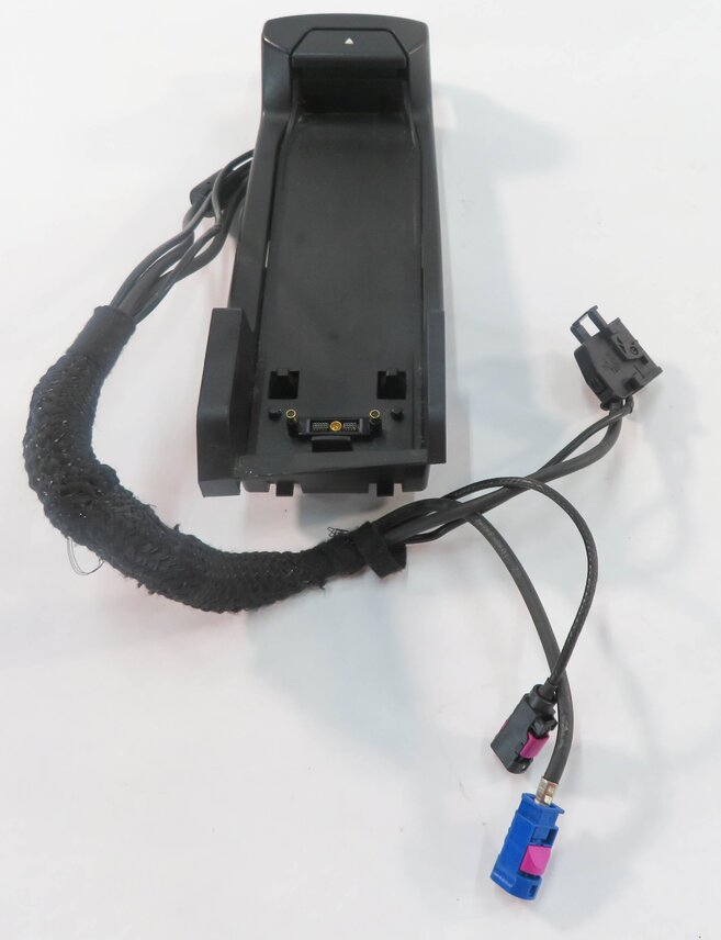 Thumbnail 4: 2013 BMW 750i (F01) FRONT CENTER CONSOLE CELL PHONE SNAP IN CRADLE