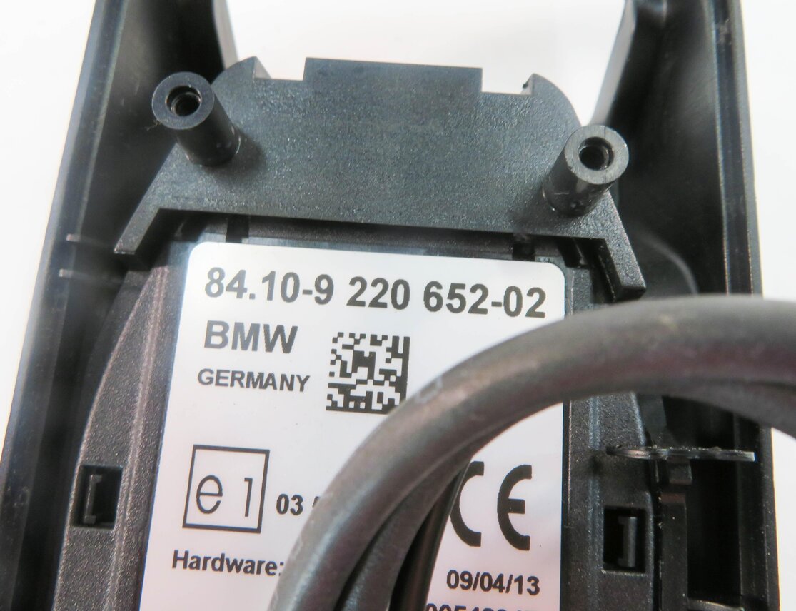 Thumbnail 6: 2013 BMW 750i (F01) FRONT CENTER CONSOLE CELL PHONE SNAP IN CRADLE