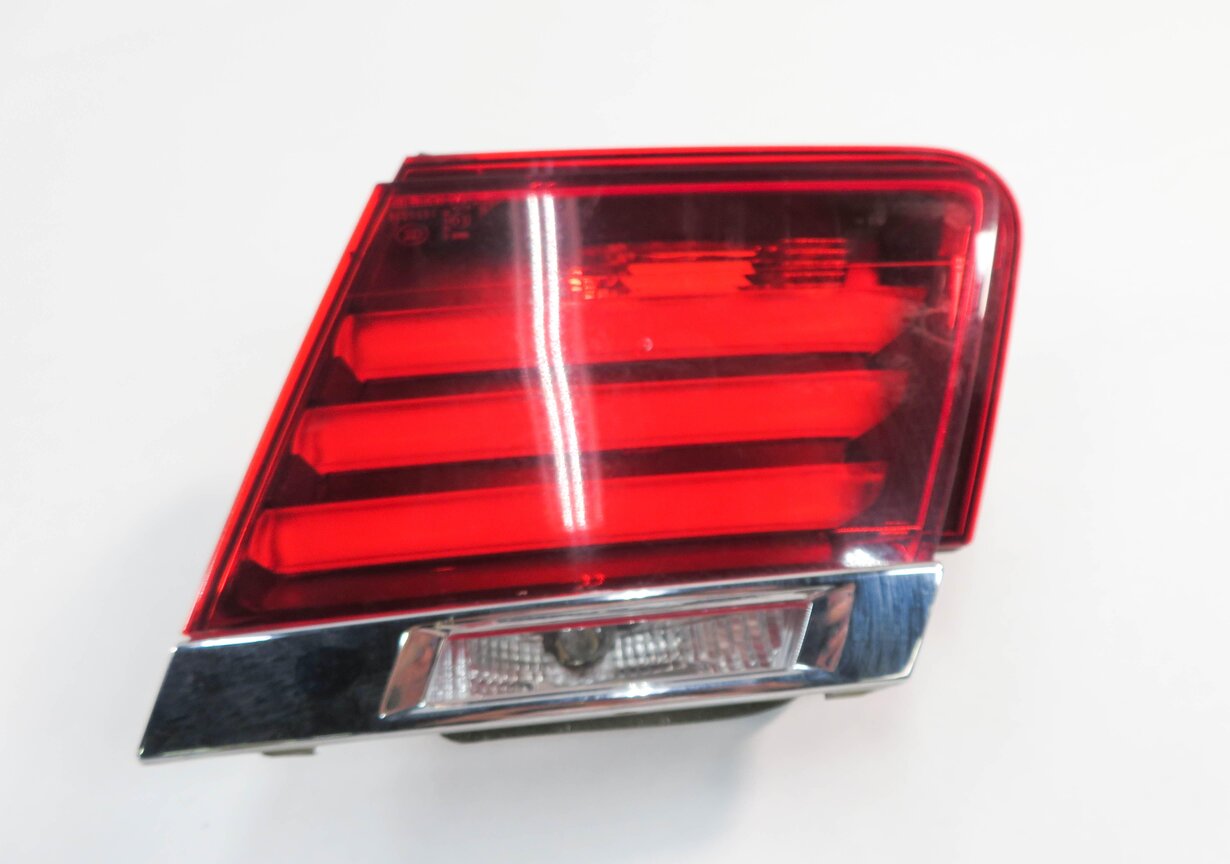 13-15 BMW 740i 750i 760i ACTIVEHYBRID-7 B7 (F01 F02 F04) RIGHT INNER TAILLIGHT