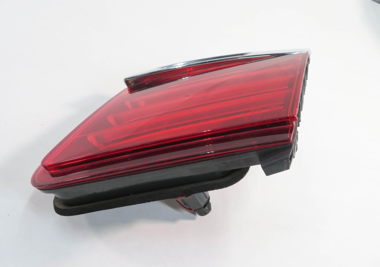 Thumbnail 5: 13-15 BMW 740i 750i 760i ACTIVEHYBRID-7 B7 (F01 F02 F04) RIGHT INNER TAILLIGHT