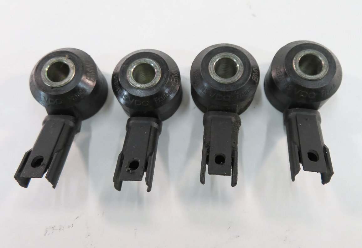 Thumbnail 2: 2010 BMW 750i (F01) 4.4L TWIN TURBO ENGINE - KNOCK PING DETONATION SENSOR SET-4