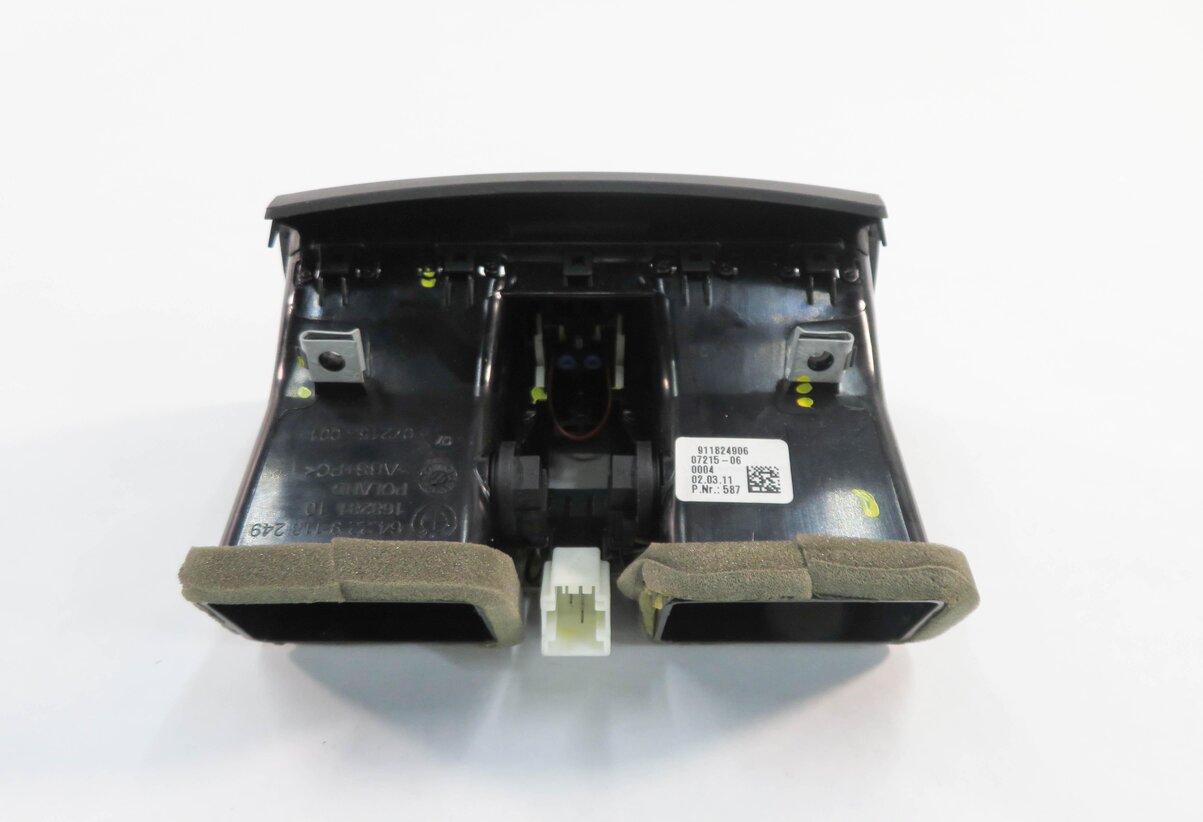 Thumbnail 5: 2010 BMW 750i (F01) REAR CENTER CONSOLE HEATER A/C AIR VENT
