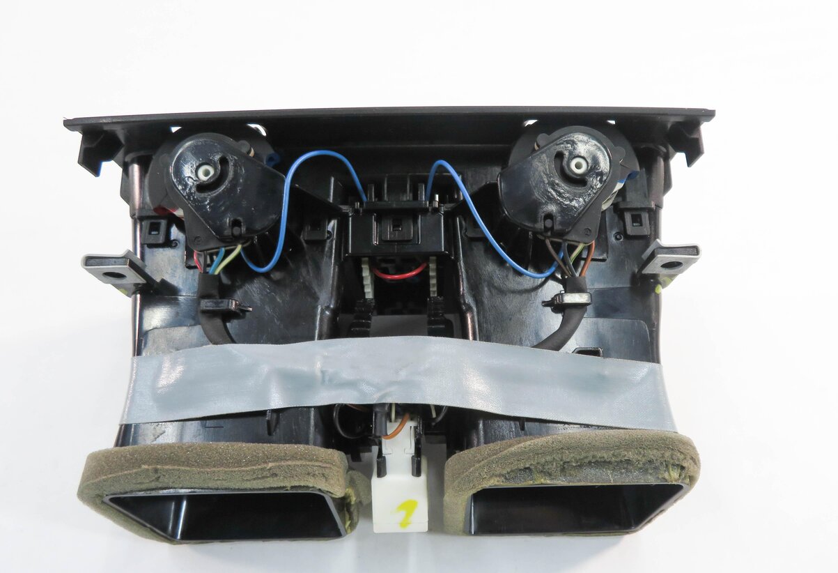 Thumbnail 6: 2010 BMW 750i (F01) REAR CENTER CONSOLE HEATER A/C AIR VENT