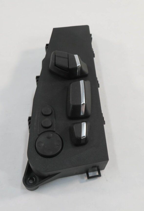 Thumbnail 4: 2010 BMW 750i (F01) LEFT FRONT DRIVER POWER SEAT ADJUSTMENT SWITCH BUTTON PANEL