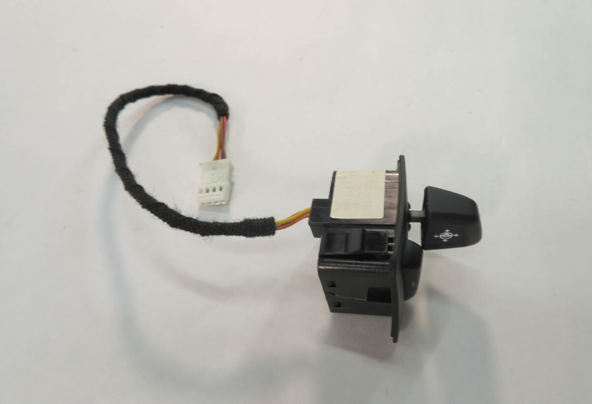Thumbnail 2: 2010 BMW 750i (F01) HEATED STEERING ADJUSTMENT SWITCH BUTTON