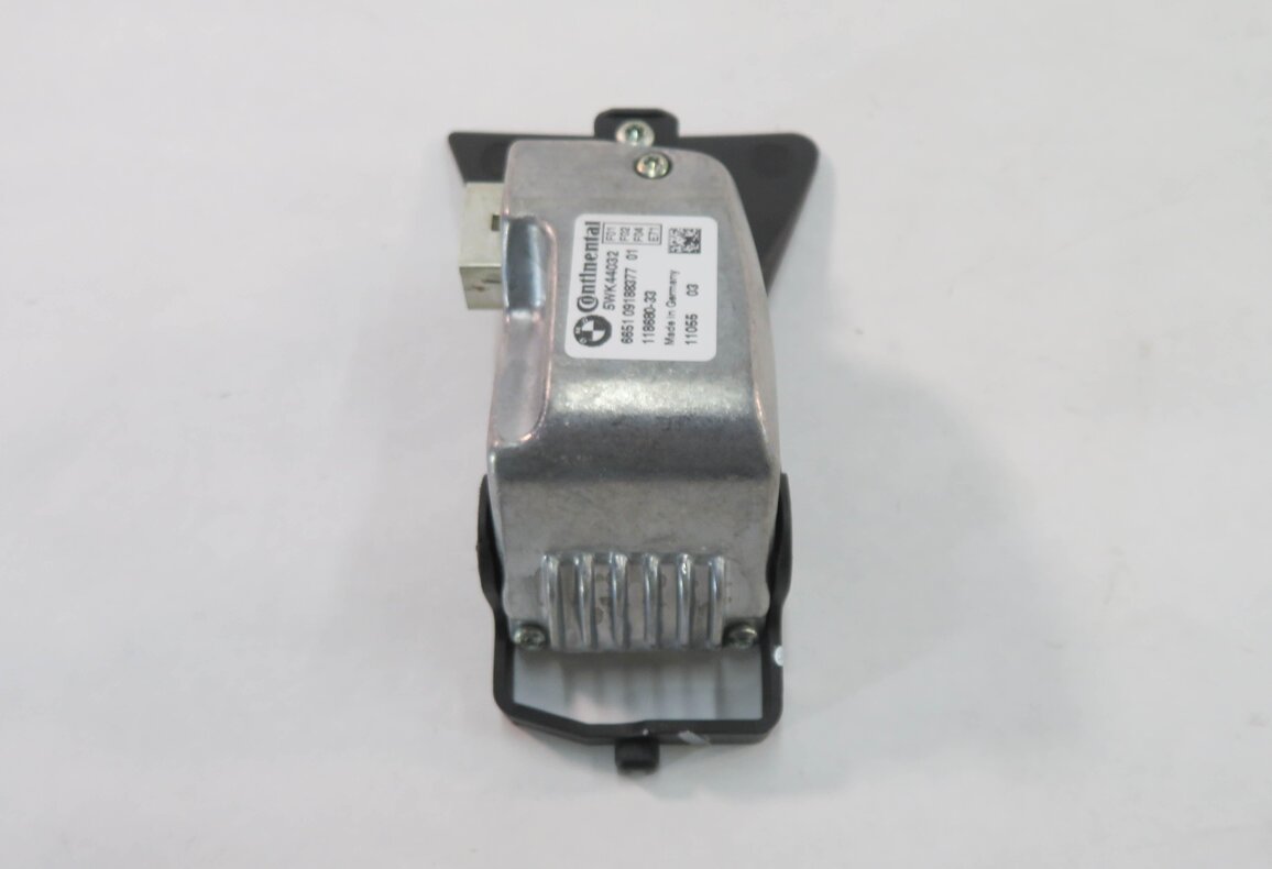 Thumbnail 5: 2009-2012 BMW 740i 750i 760i B7 X6 (F01 E71) LANE DEPARTURE WARNING CAMERA