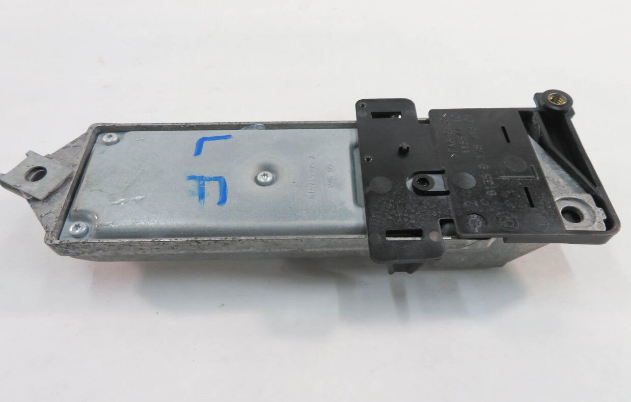 Thumbnail 6: 2009-2012 BMW 740i 750i 760i B7 (F01 F02) LEFT FRONT DRIVER SEATBELT MODULE