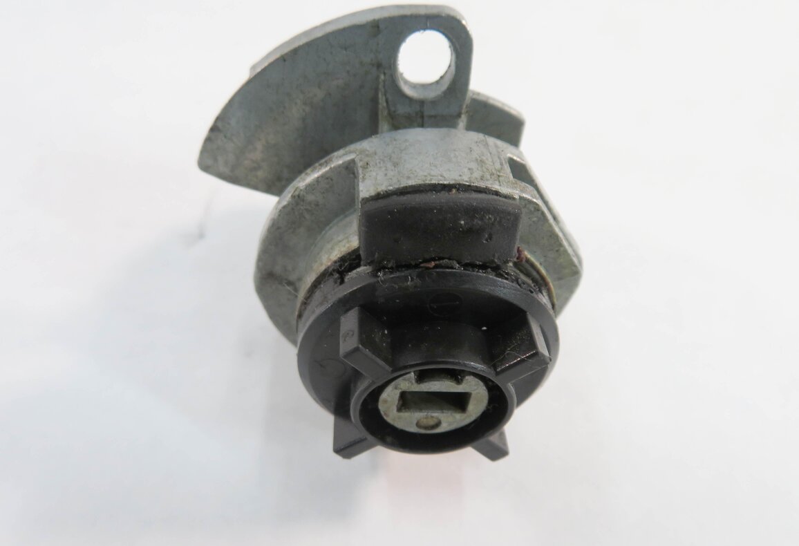 Thumbnail 5: 2010 BMW 750i (F01) LEFT FRONT DRIVER DOOR HANDLE LOCK CYLINDER w/ KEY