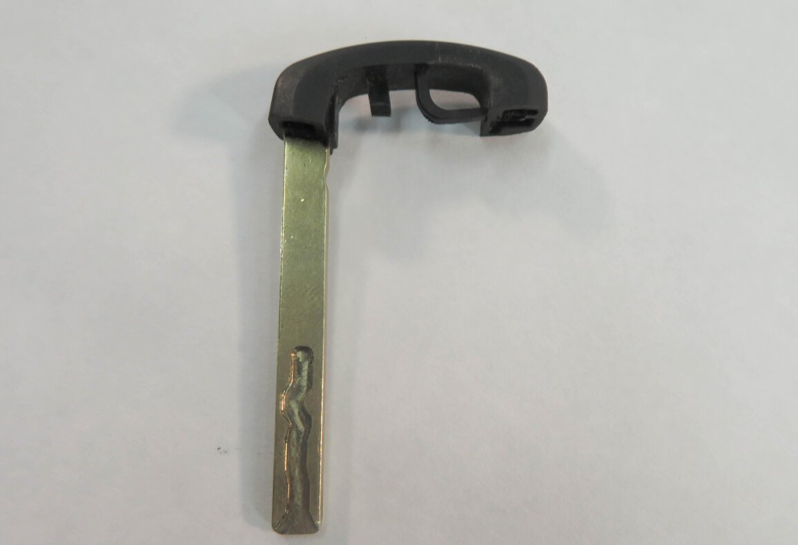 Thumbnail 6: 2010 BMW 750i (F01) LEFT FRONT DRIVER DOOR HANDLE LOCK CYLINDER w/ KEY