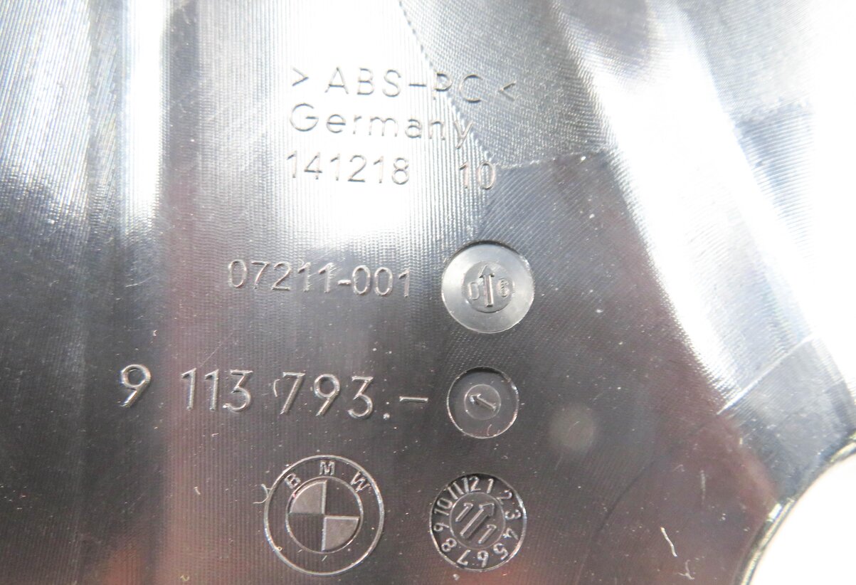 Thumbnail 7: 2010 BMW 750i (F01) LEFT DRIVER REAR PILLAR HEATER A/C AIR VENT (BLACK)