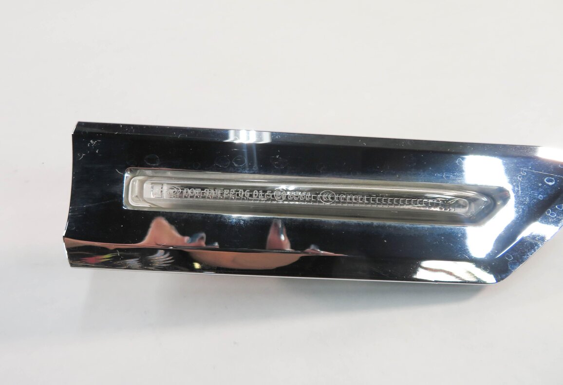 09-12 BMW 740i 750i 760i (F01) RIGHT FRONT FENDER TURN SIGNAL MARKER LIGHT LAMP