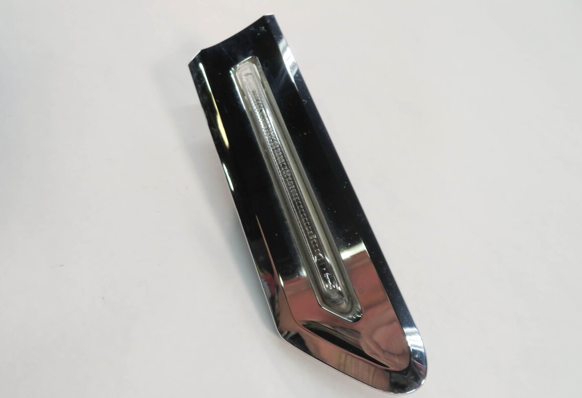 Thumbnail 3: 09-12 BMW 740i 750i 760i (F01) RIGHT FRONT FENDER TURN SIGNAL MARKER LIGHT LAMP
