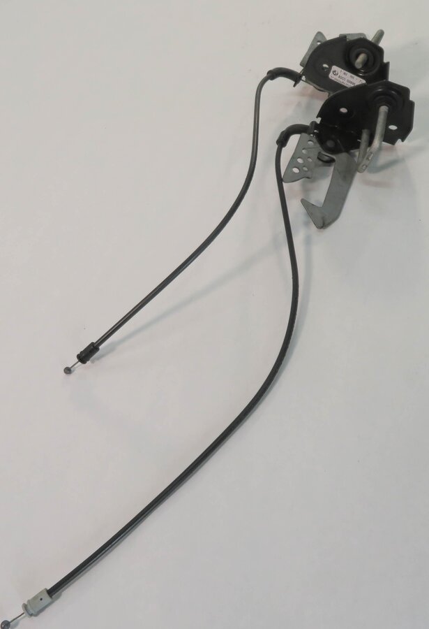 Thumbnail 3: 2010 BMW 750i (F01) FRONT HOOD SAFETY LATCH SET w/ CABLES