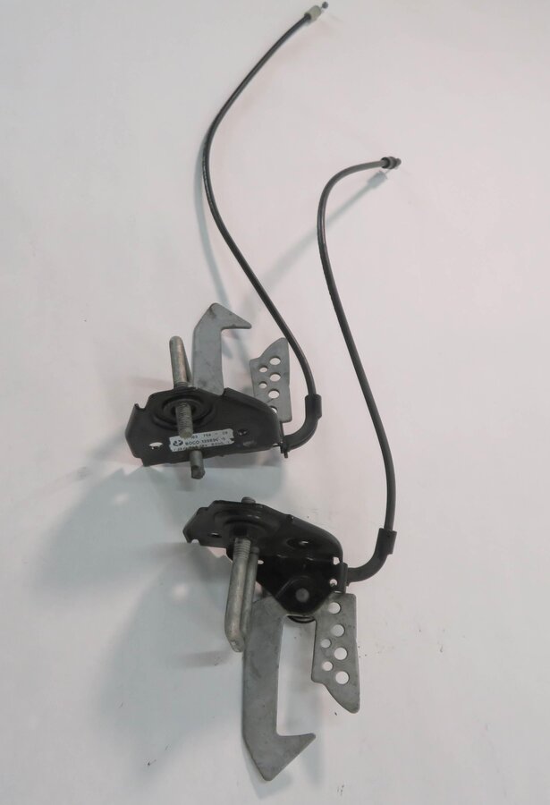 Thumbnail 4: 2010 BMW 750i (F01) FRONT HOOD SAFETY LATCH SET w/ CABLES