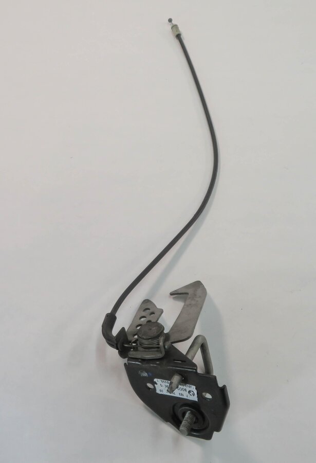 Thumbnail 6: 2010 BMW 750i (F01) FRONT HOOD SAFETY LATCH SET w/ CABLES