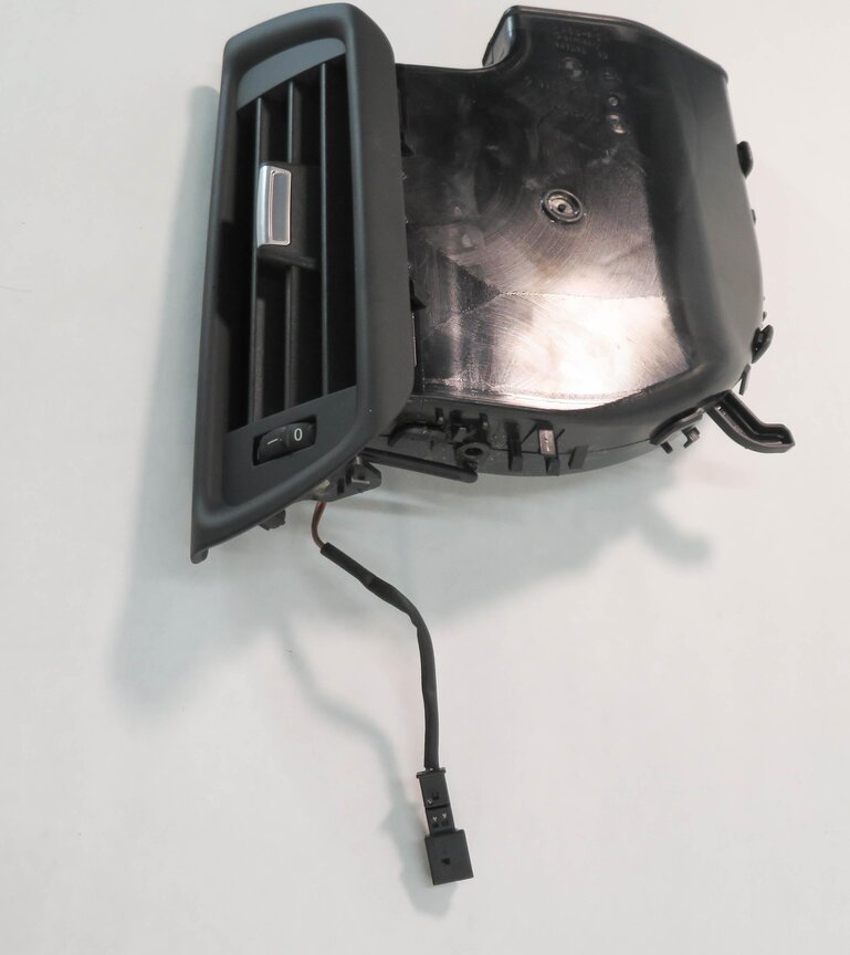 Thumbnail 4: 2010 BMW 750i (F01) RIGHT PASSENGER REAR PILLAR HEATER A/C AIR VENT (BLACK)