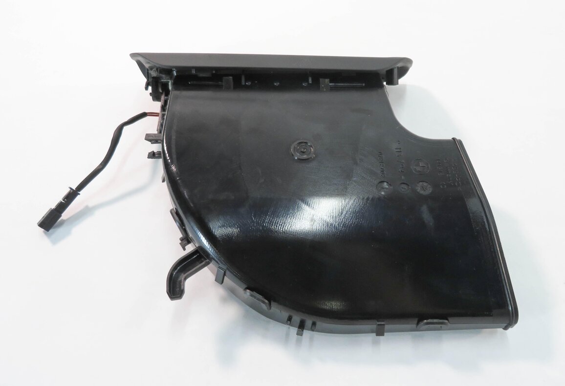 Thumbnail 5: 2010 BMW 750i (F01) RIGHT PASSENGER REAR PILLAR HEATER A/C AIR VENT (BLACK)