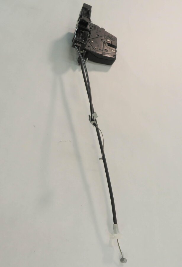 Thumbnail 3: 2010 BMW 750i (F01) REAR TRUNK LOCK LATCH ACTUATOR w/ CABLES