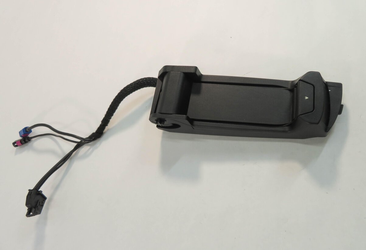Thumbnail 2: 2010 BMW 750i (F01) FRONT CENTER CONSOLE CELL PHONE SNAP IN CRADLE