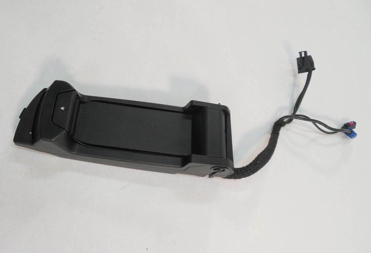 Thumbnail 3: 2010 BMW 750i (F01) FRONT CENTER CONSOLE CELL PHONE SNAP IN CRADLE