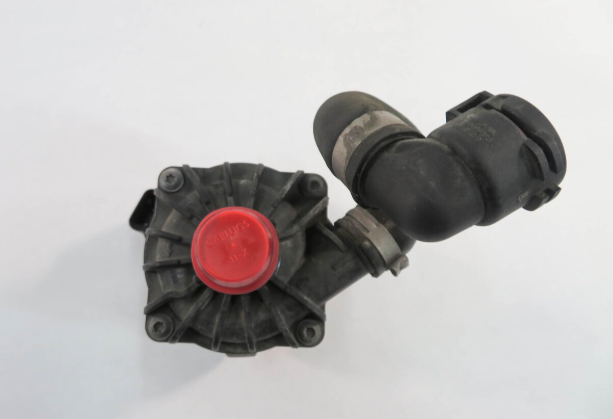 Thumbnail 5: 2010 BMW 750i (F01) 4.4L N63 TWIN TURBO ENGINE - COOLANT ELECTRIC WATER PUMP