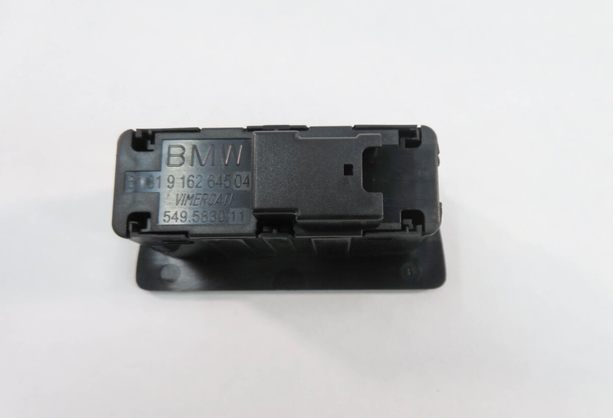 Thumbnail 5: 2010 BMW 750i (F01) REAR TRUNK AUTOMATIC CLOSE LOCK SWITCH BUTTON
