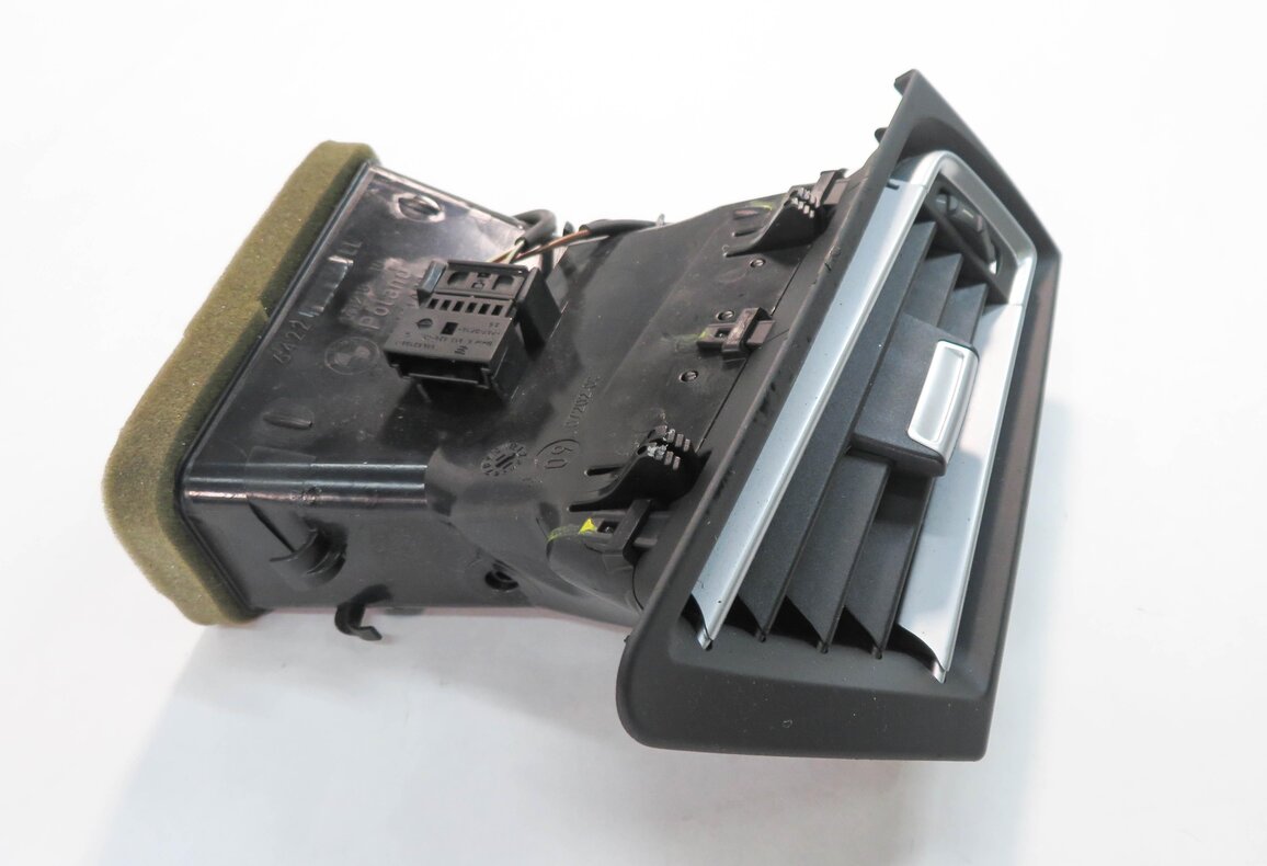 Thumbnail 2: 2010 BMW 750i (F01) RIGHT PASSENGER DASH HEATER A/C AIR VENT