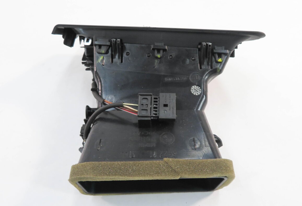 Thumbnail 4: 2010 BMW 750i (F01) RIGHT PASSENGER DASH HEATER A/C AIR VENT