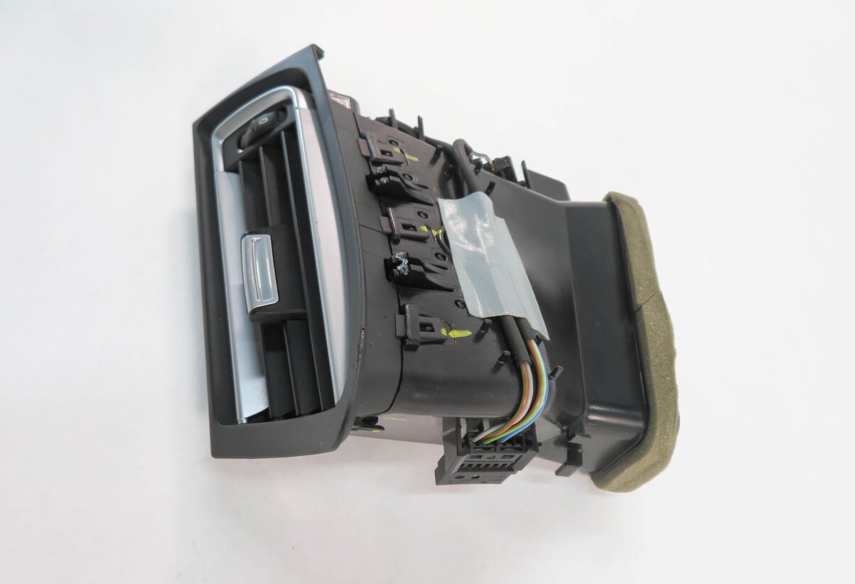 Thumbnail 4: 2010 BMW 750i (F01) LEFT DRIVER DASH HEATER A/C AIR VENT