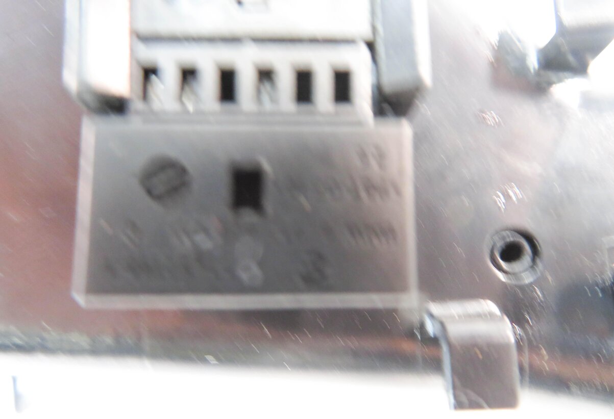 Thumbnail 8: 2010 BMW 750i (F01) LEFT DRIVER DASH HEATER A/C AIR VENT