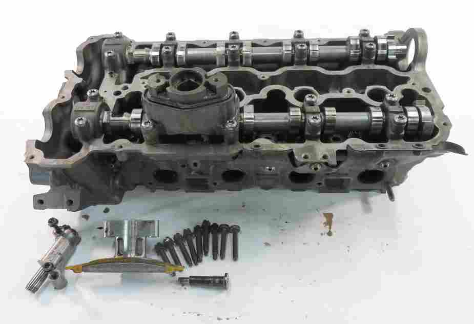 08-14 BMW 550i 750i X5 X6 (F01 E70 F10 E71) 4.4L TWIN TURBO RIGHT CYLINDER HEAD