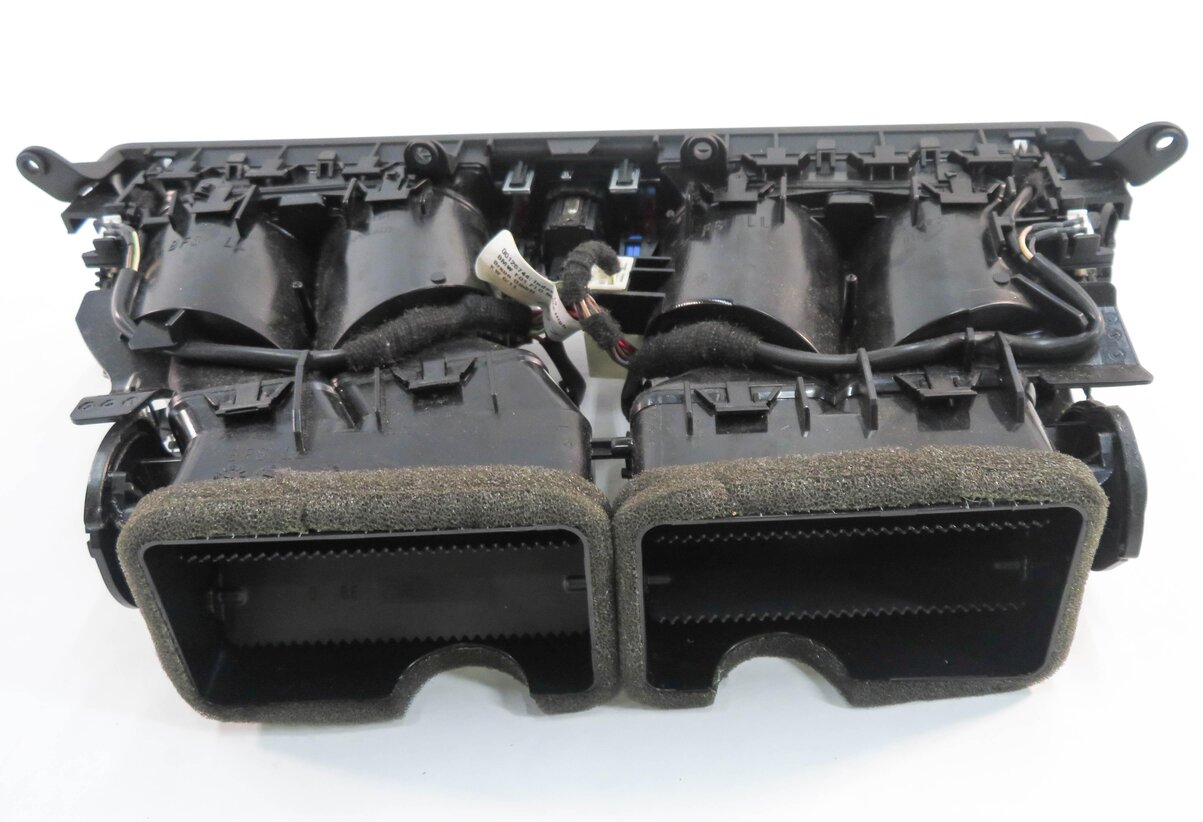 Thumbnail 5: 2010 BMW 750i (F01) CENTER DASH HEATER A/C AIR VENT w/ HAZARD & CENTRAL LOCK