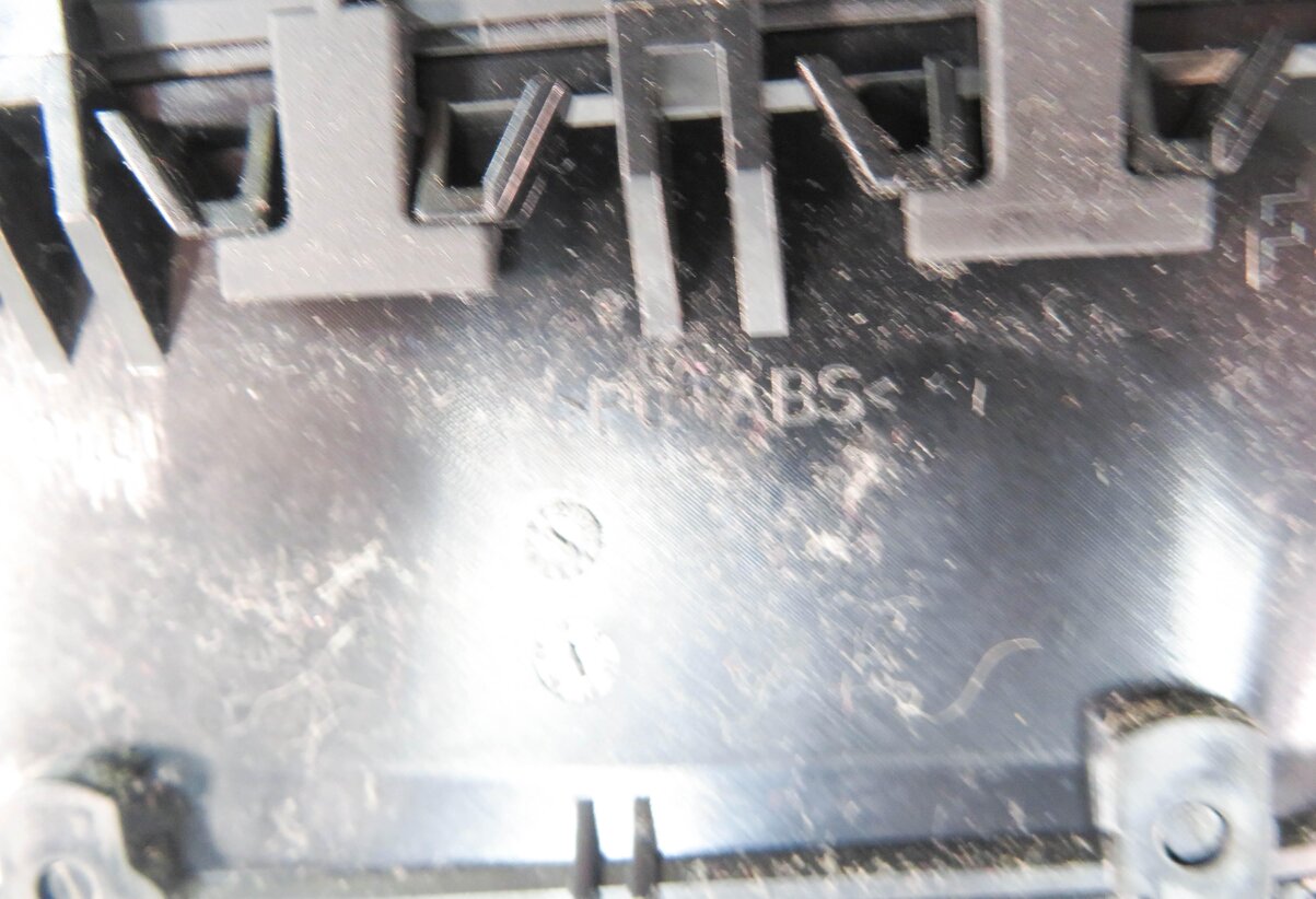 Thumbnail 9: 2010 BMW 750i (F01) CENTER DASH HEATER A/C AIR VENT w/ HAZARD & CENTRAL LOCK