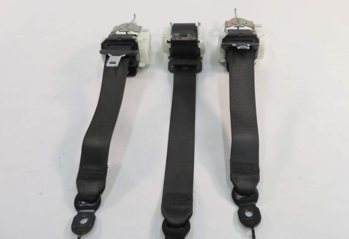 Thumbnail 2: 2010 BMW 750i (F01) REAR SEAT SEATBELT RETRACTOR SET-3 (BLACK)