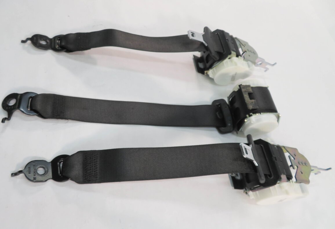 Thumbnail 4: 2010 BMW 750i (F01) REAR SEAT SEATBELT RETRACTOR SET-3 (BLACK)