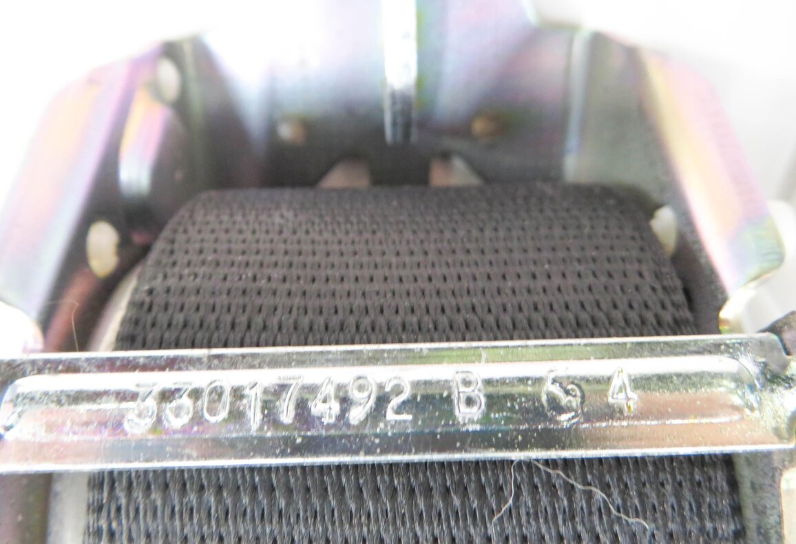 Thumbnail 6: 2010 BMW 750i (F01) REAR SEAT SEATBELT RETRACTOR SET-3 (BLACK)