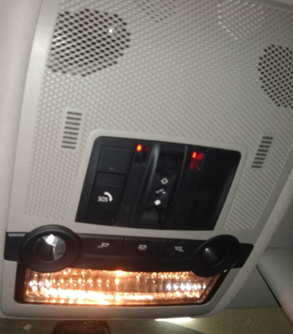 Thumbnail 2: 2009 BMW X5 (E70) FRONT MAP READING COURTESY DOME LIGHT LAMP (GRAY)